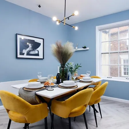 公寓 Newley Refurbished - Stylish 3 Bed Abode In - Sleeps 7 *