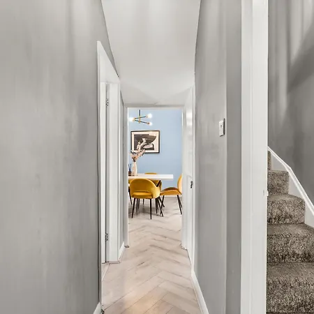 Newley Refurbished - Stylish 3 Bed Abode In - Sleeps 7 公寓 惠特比