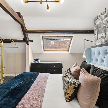 Newley Refurbished - Stylish 3 Bed Abode In - Sleeps 7 惠特比